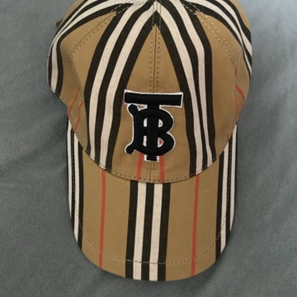 Burberry hat